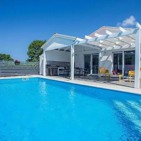 Сasa de vacaciones Sunrise Pula