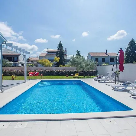 펜션 Sunrise 풀라